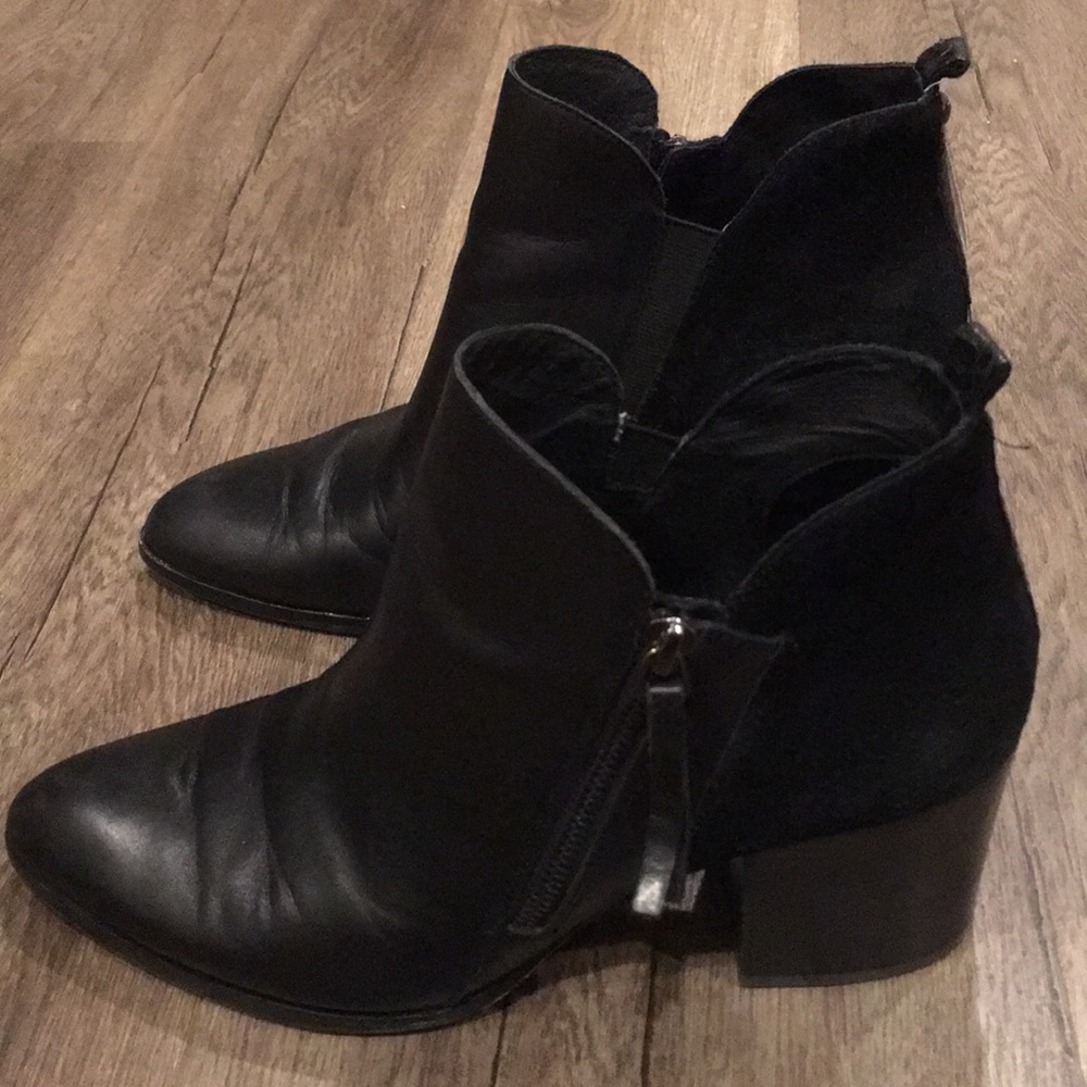 Donald J. Pliner Edyn Bootie Ankle Bootie Career